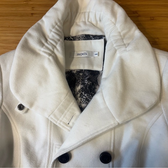 Ricki's Women's White Coat - Picture 1 of 3